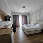 Pini 3* Saranda