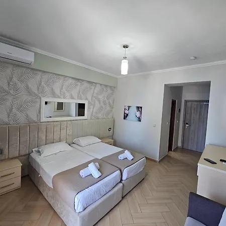 Pini 3* Саранда