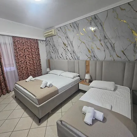Pini 3* Sarandë