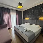 Pini 3* Sarandë