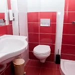 Pini Sarandë