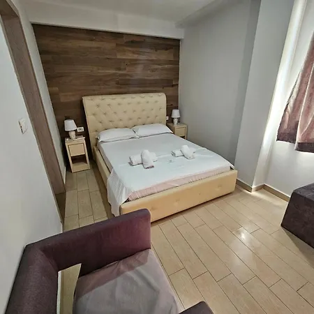 Pini Hotel
