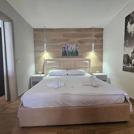Pini 3* Sarandë