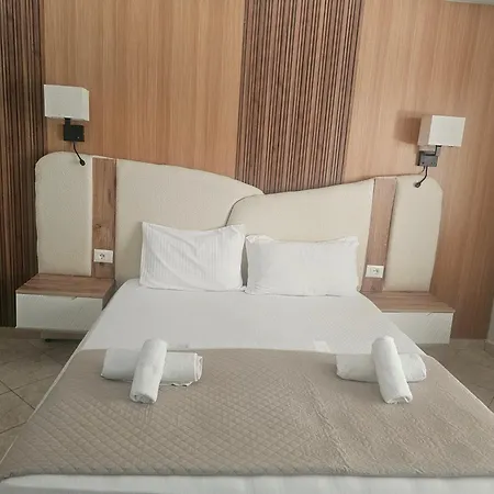 Pini Hotel