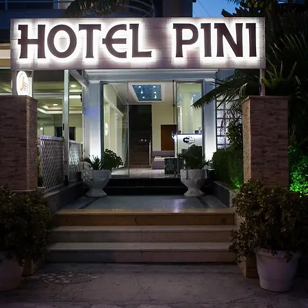 Pini ساراندا