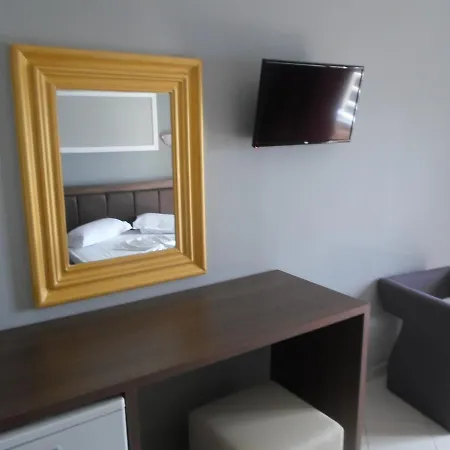 Pini 3* Sarandë