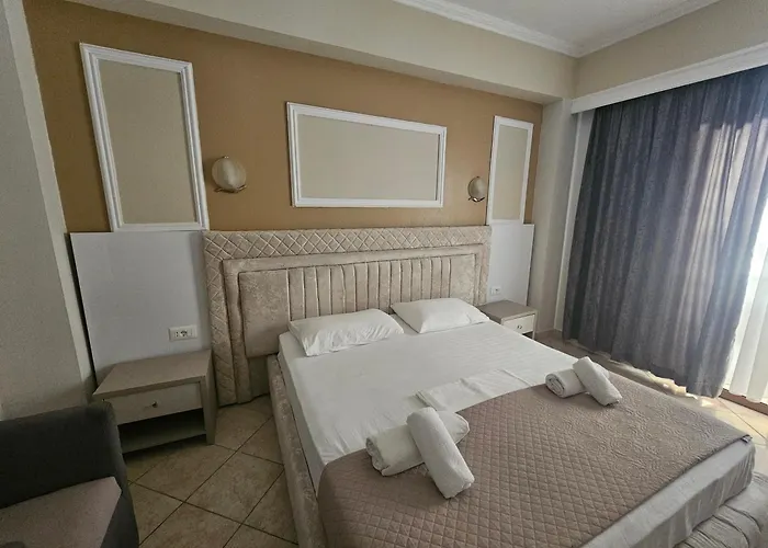 Pini 酒店 Sarandë